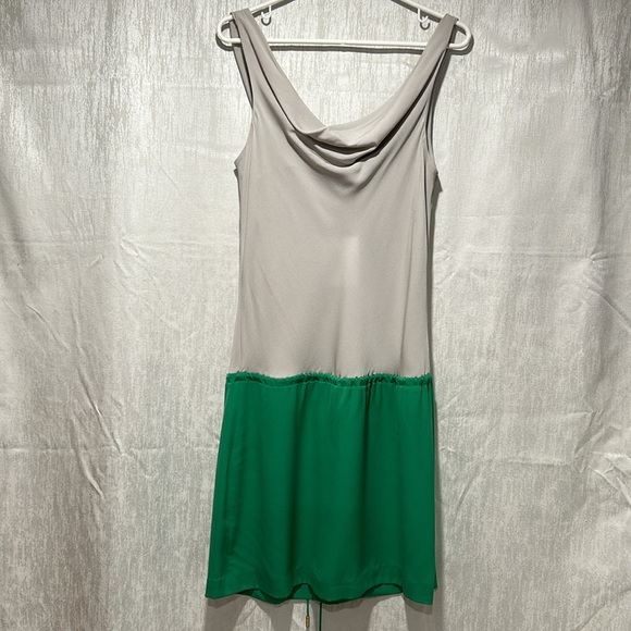 Diane Von Furstenberg 100% Silk Tadd Dress - Picture 4 of 10